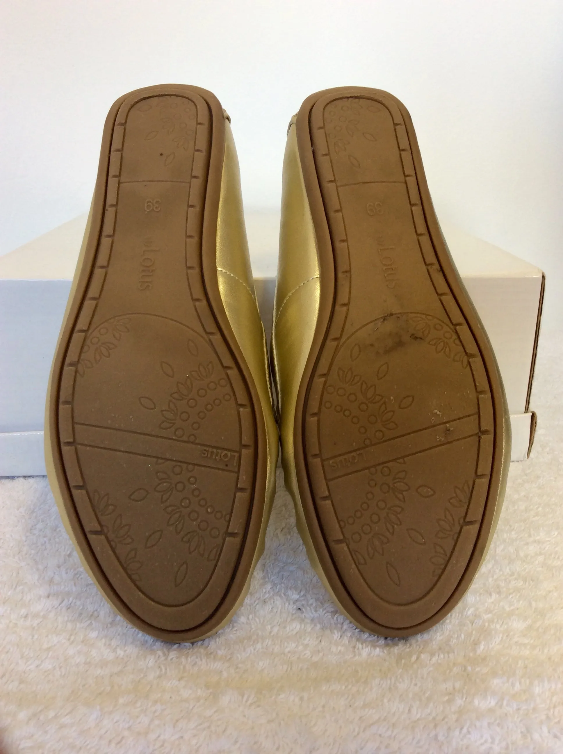 BRAND NEW LOTUS GOLD SLIP ON LOAFERS SIZE 6/39