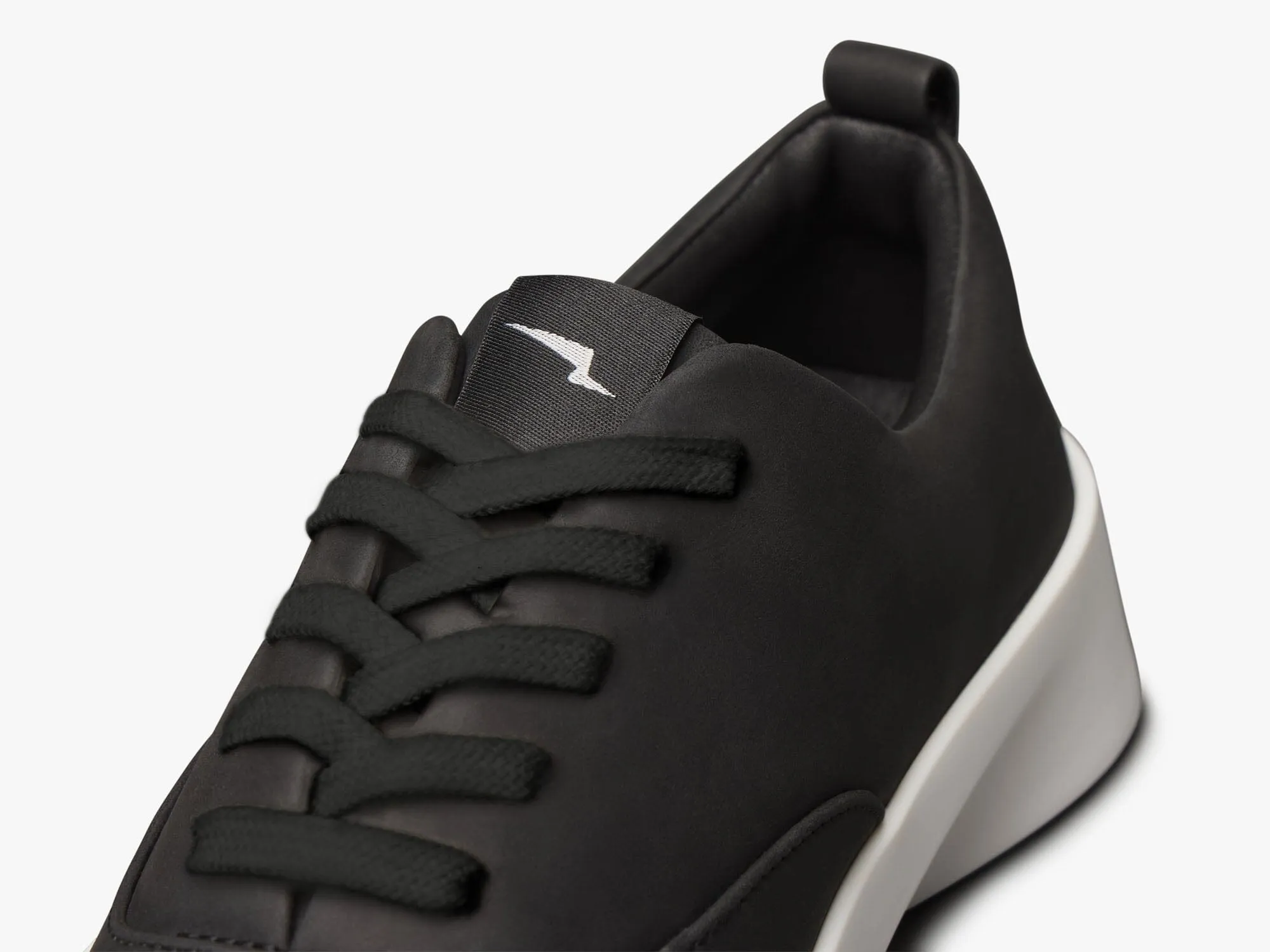 Cruise Lace-Up