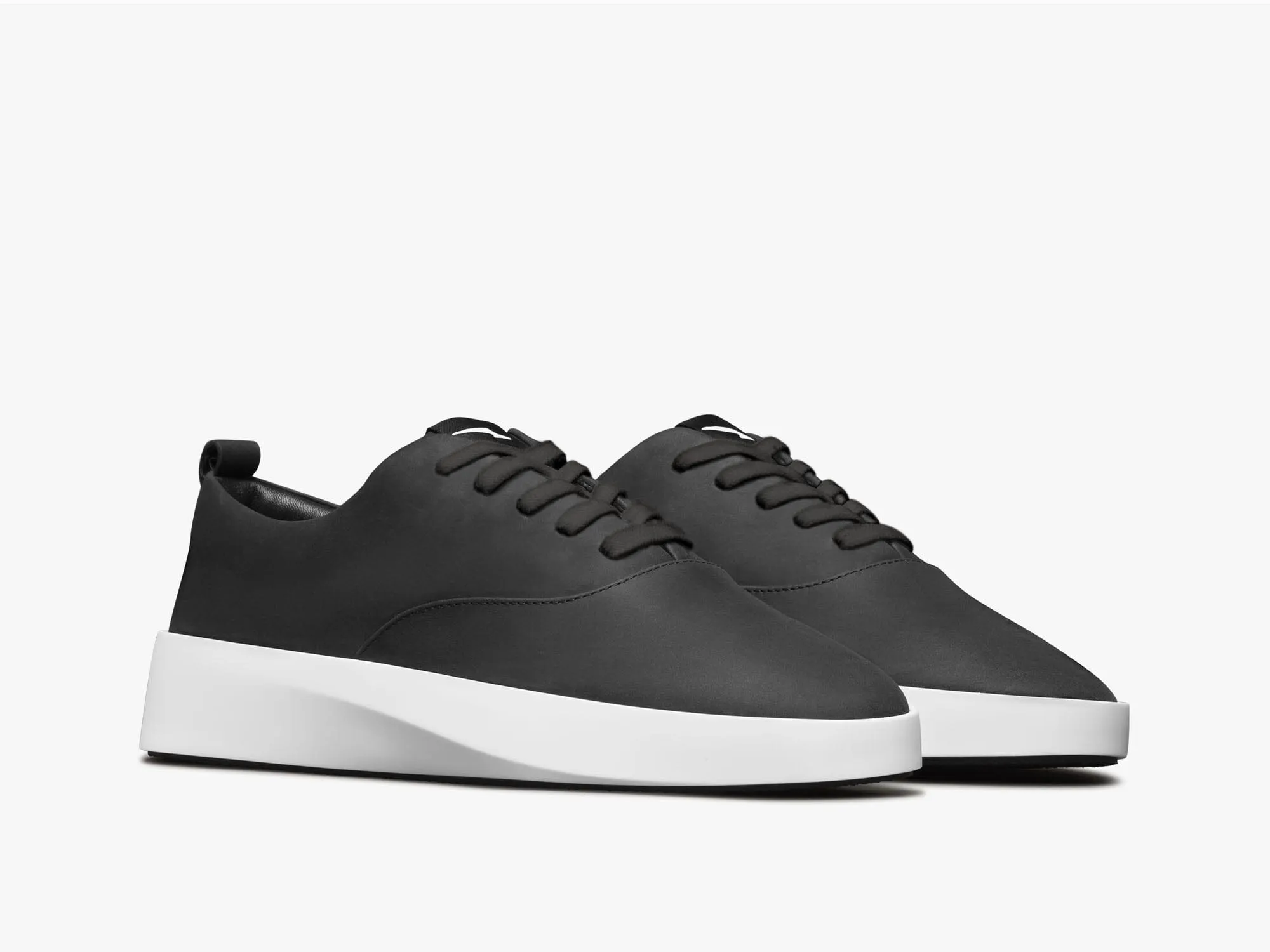 Cruise Lace-Up