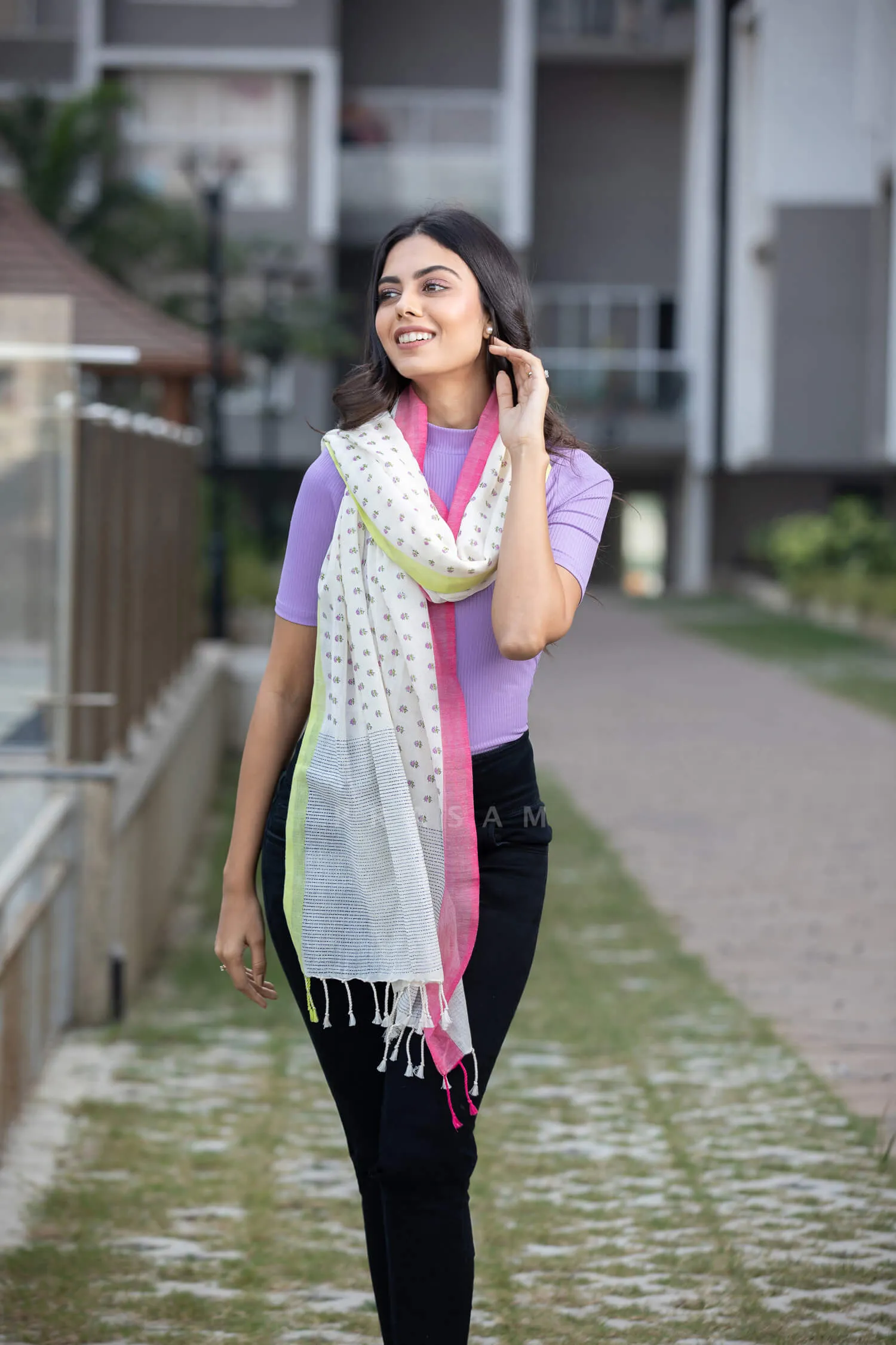 Ditsy Imprints- Handwoven Cotton Block Print Stole