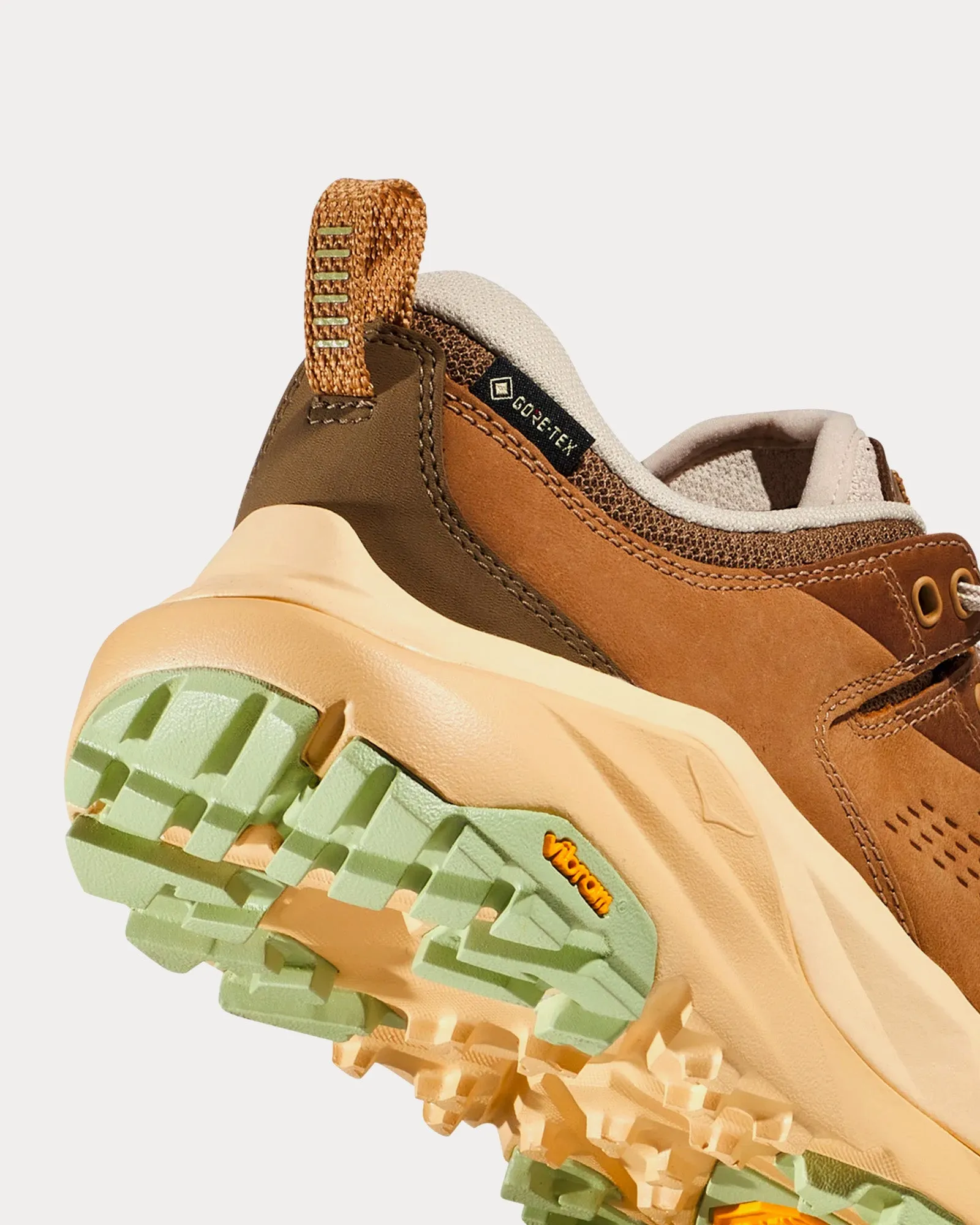 Elite Terrain System Kaha Low GORE-TEX Wheat / Mushroom Running Shoes